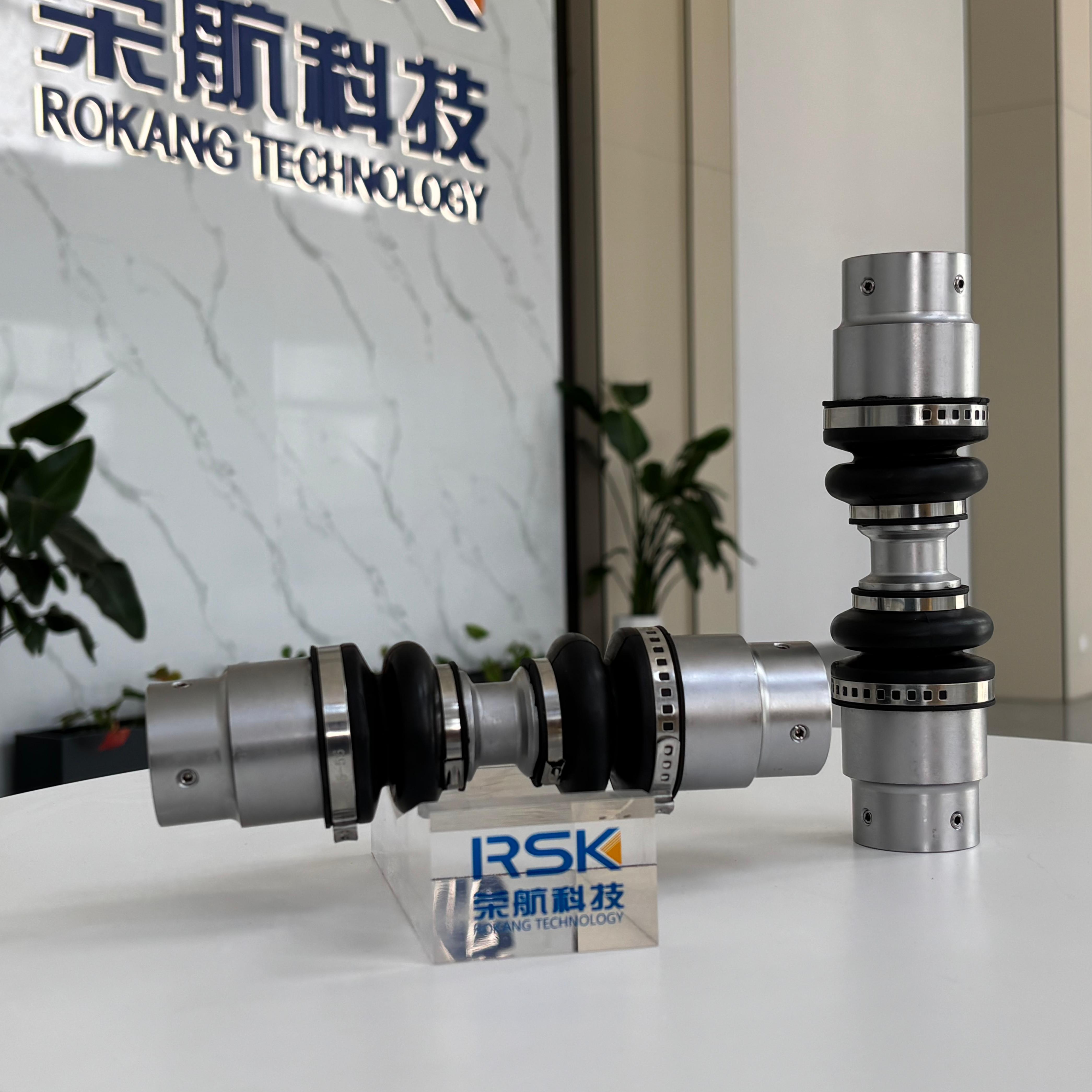 TRI-BALL JOINT Konstant Velocity Joints Egnet for hjul med hjul Små størrelse Lettvekts kompensasjon i flere retninger