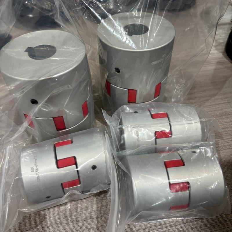 Kjeveakselkobling av aluminiumslegering PU Spider-innsats skruesett type med kilespor tilpasset roboter